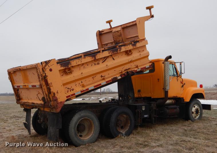 image for item DE6006 2002 International 2554 dump truck