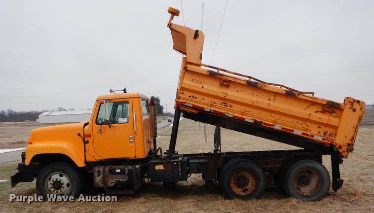 image for item DE6006 2002 International 2554 dump truck