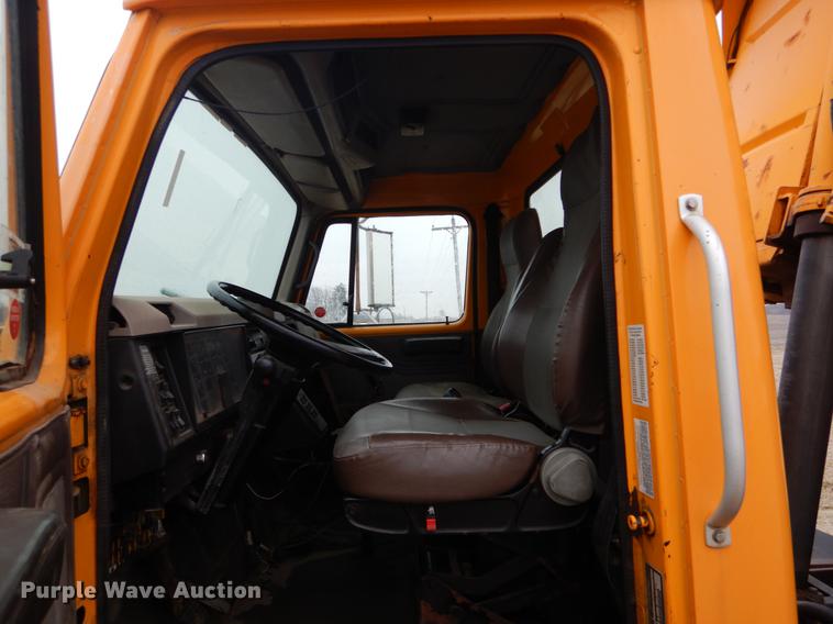 image for item DE6006 2002 International 2554 dump truck