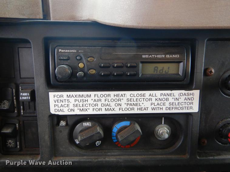 image for item DE6006 2002 International 2554 dump truck