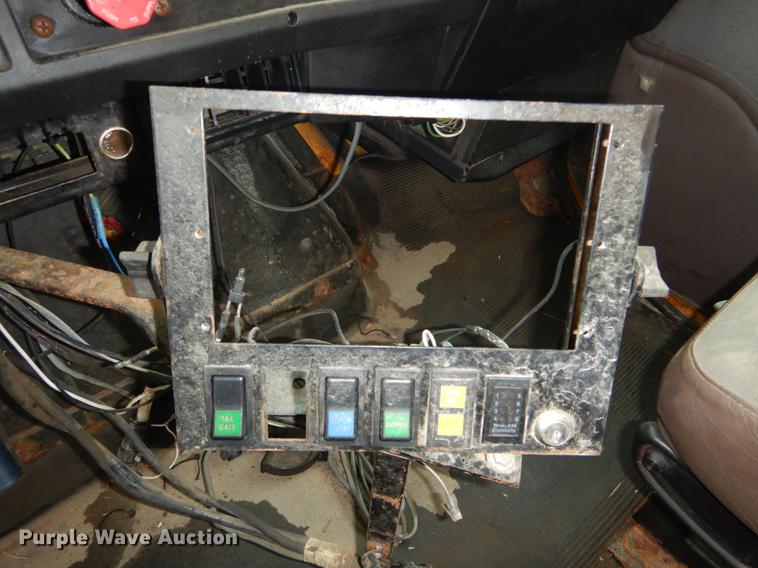 image for item DE6006 2002 International 2554 dump truck