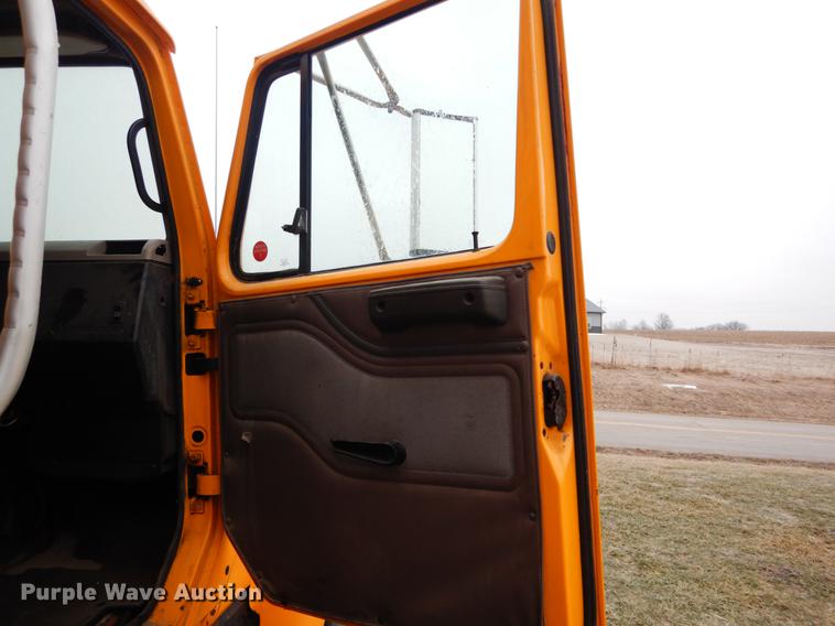 image for item DE6006 2002 International 2554 dump truck