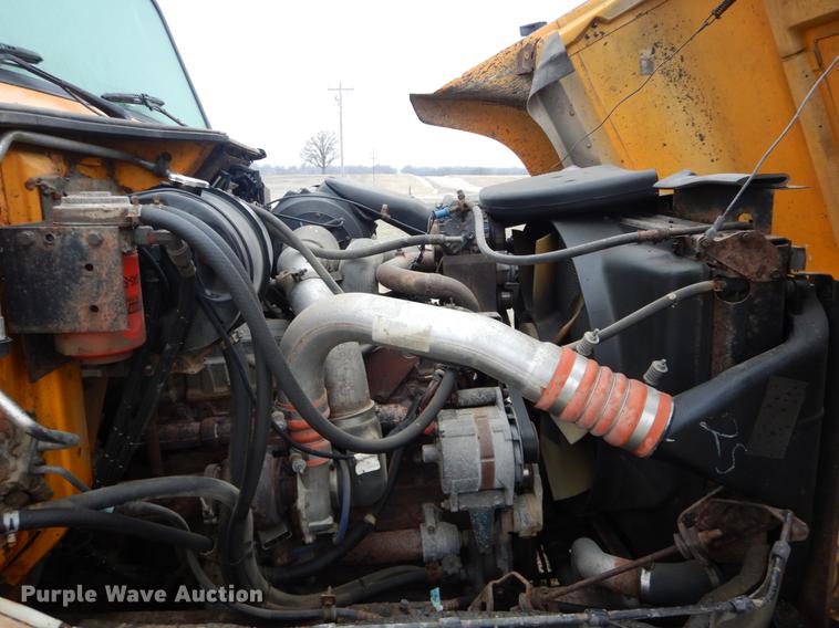 image for item DE6006 2002 International 2554 dump truck