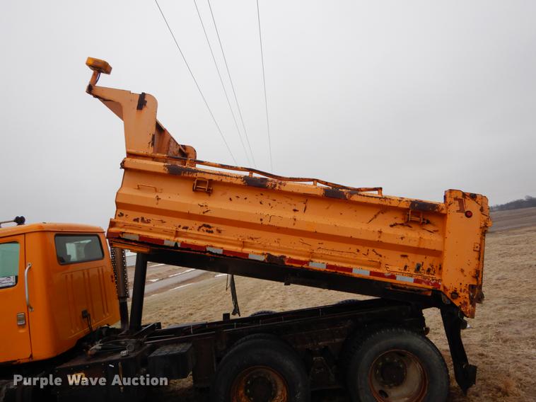 image for item DE6006 2002 International 2554 dump truck