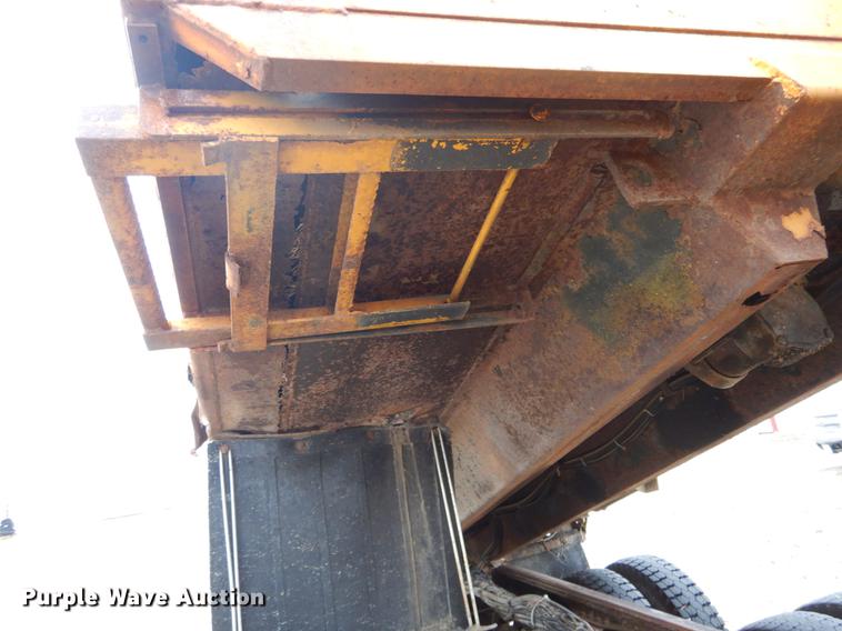 image for item DE6006 2002 International 2554 dump truck