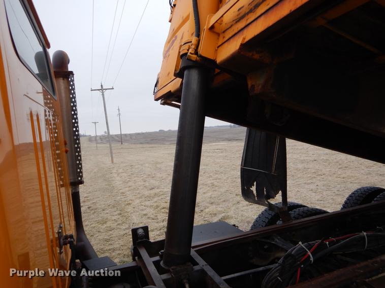 image for item DE6006 2002 International 2554 dump truck