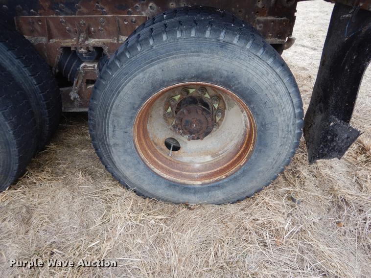 image for item DE6006 2002 International 2554 dump truck