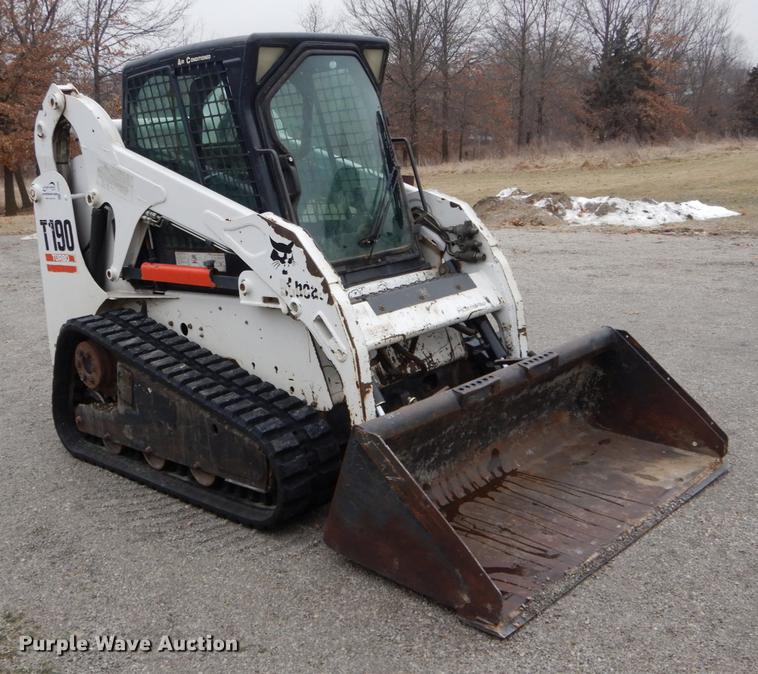 image for item DE6008 2005 Bobcat T190 skid steer