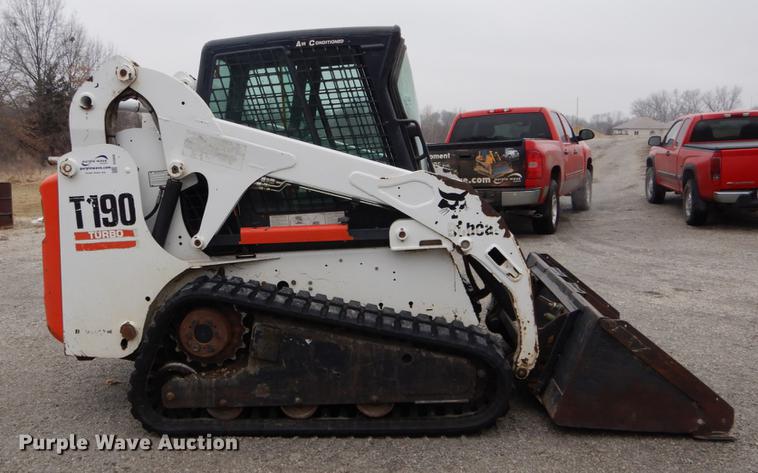 image for item DE6008 2005 Bobcat T190 skid steer