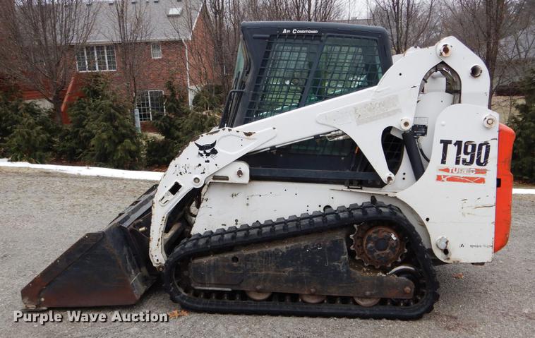 image for item DE6008 2005 Bobcat T190 skid steer