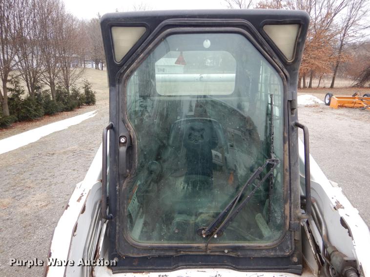 image for item DE6008 2005 Bobcat T190 skid steer