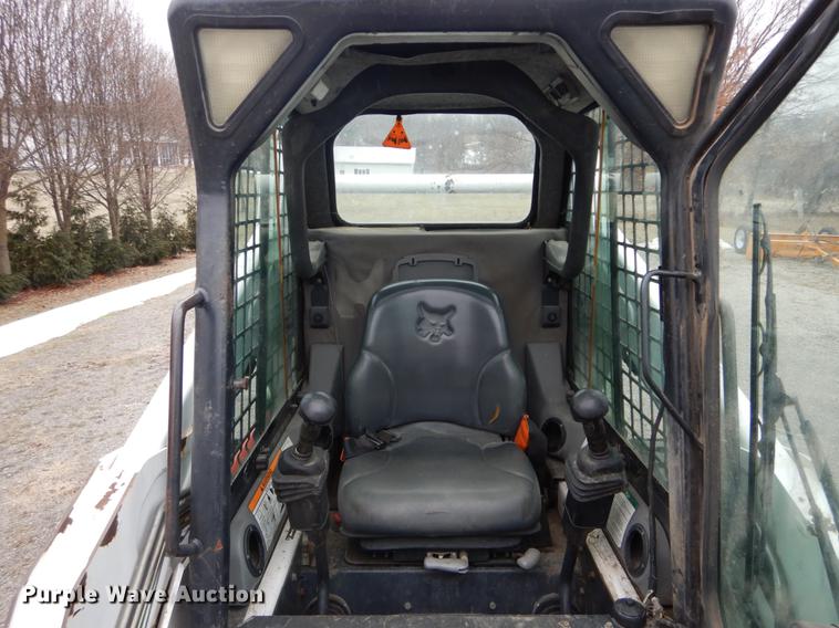 image for item DE6008 2005 Bobcat T190 skid steer