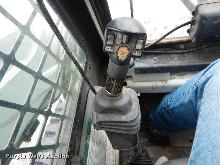 image for item DE6008 2005 Bobcat T190 skid steer