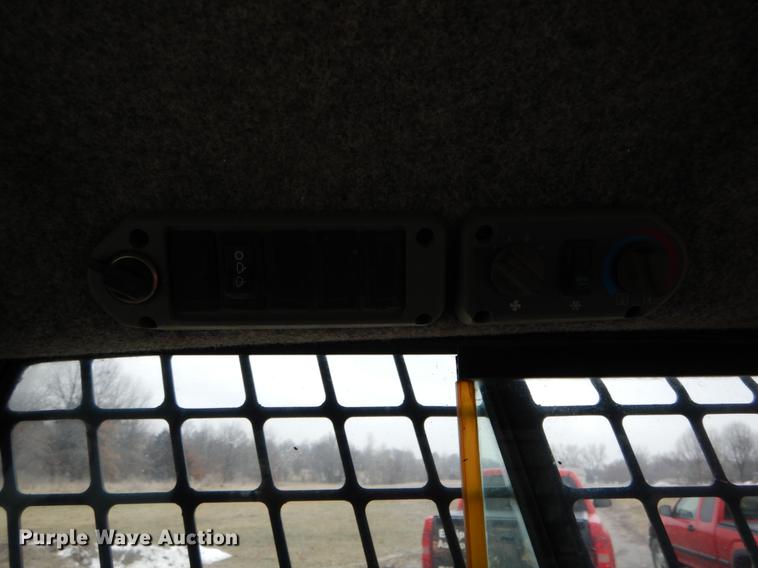 image for item DE6008 2005 Bobcat T190 skid steer