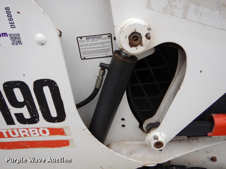 image for item DE6008 2005 Bobcat T190 skid steer