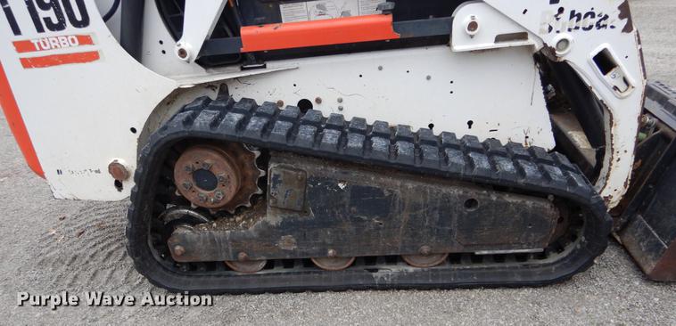 image for item DE6008 2005 Bobcat T190 skid steer
