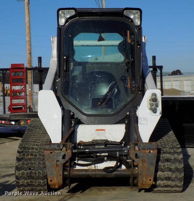 image for item DE7576 2016 Bobcat T590 skid steer