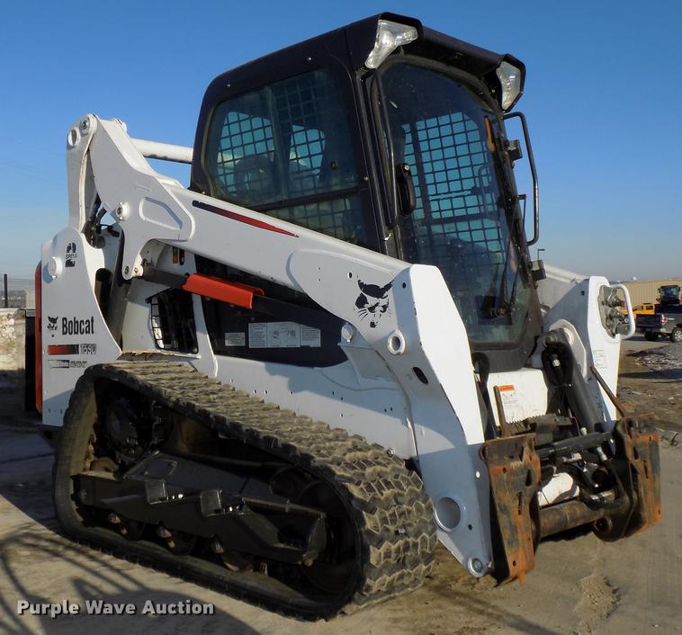 2016 Bobcat T590 skid steer in Omaha, NE Item DE7576 sold Purple Wave