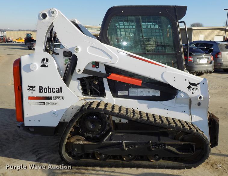 image for item DE7576 2016 Bobcat T590 skid steer