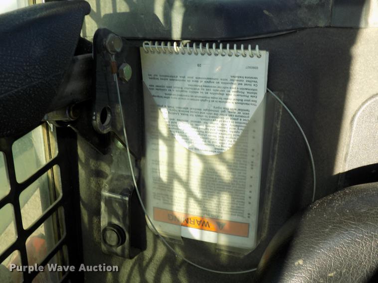 image for item DE7576 2016 Bobcat T590 skid steer