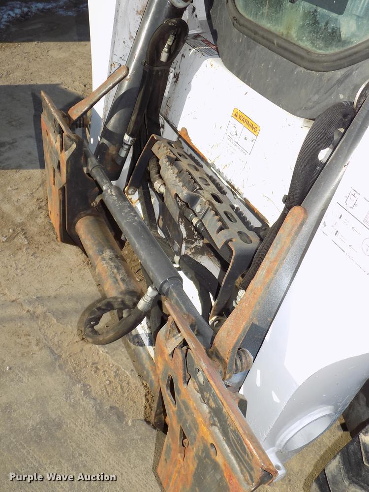 image for item DE7576 2016 Bobcat T590 skid steer
