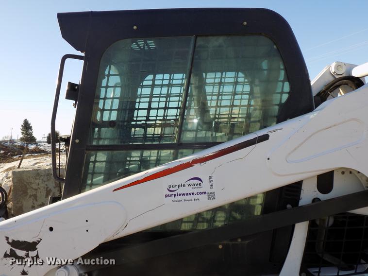 image for item DE7576 2016 Bobcat T590 skid steer