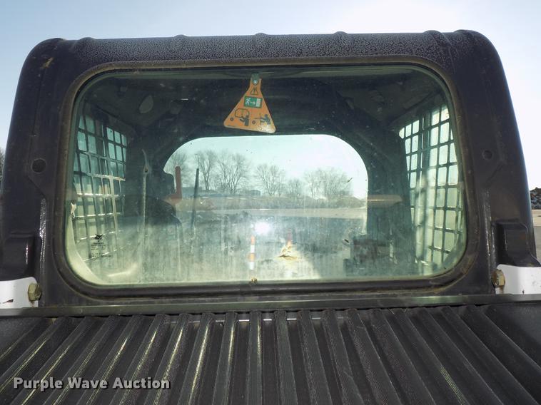 image for item DE7576 2016 Bobcat T590 skid steer