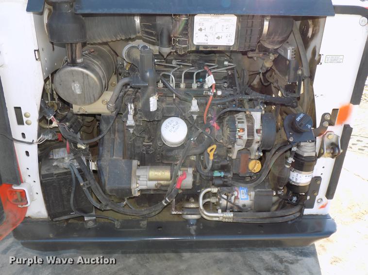 image for item DE7576 2016 Bobcat T590 skid steer