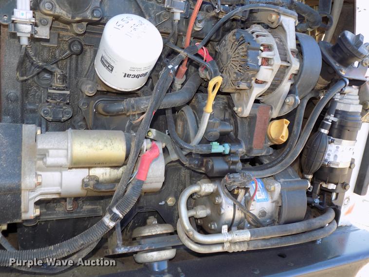 image for item DE7576 2016 Bobcat T590 skid steer