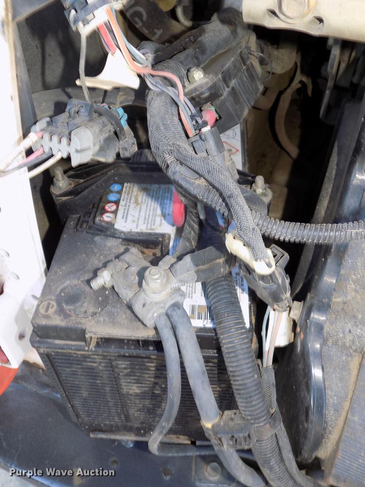 image for item DE7576 2016 Bobcat T590 skid steer