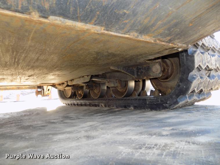 image for item DE7576 2016 Bobcat T590 skid steer