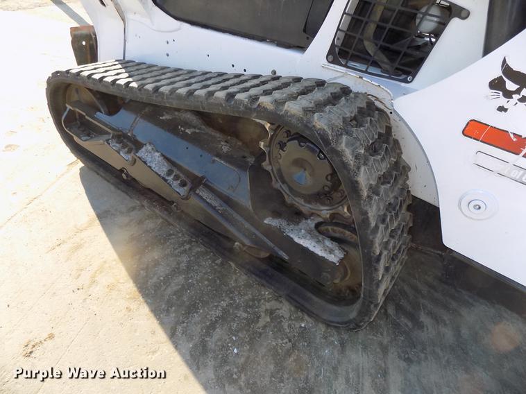 image for item DE7576 2016 Bobcat T590 skid steer
