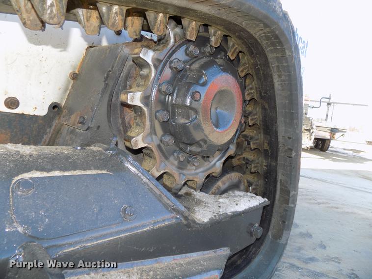 image for item DE7576 2016 Bobcat T590 skid steer