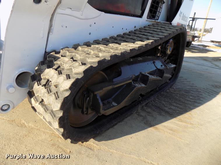 image for item DE7576 2016 Bobcat T590 skid steer