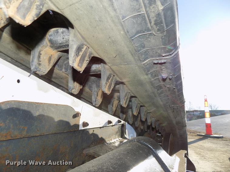 image for item DE7576 2016 Bobcat T590 skid steer