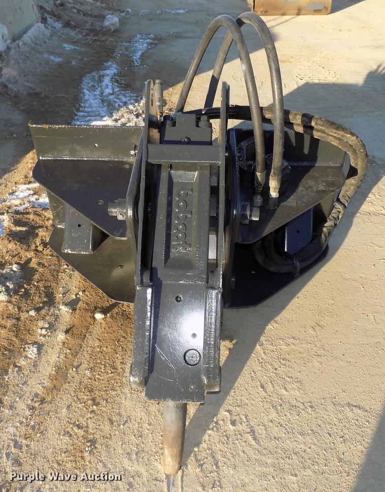 image for item DE7577 Bobcat 2500 breaker