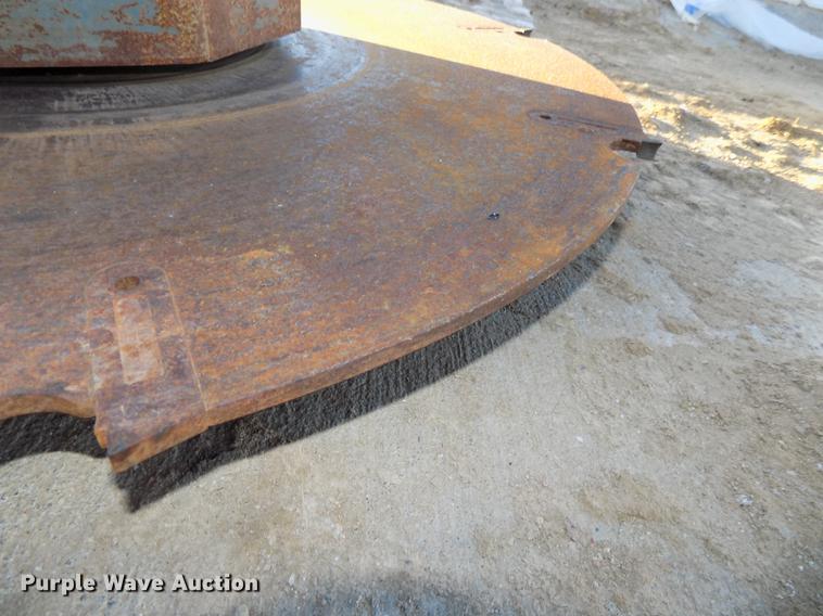 image for item DE7578 2014 Bobcat Landshark TTS12UN skid steer tree saw