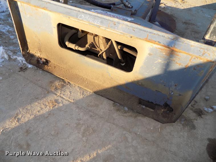 image for item DE7578 2014 Bobcat Landshark TTS12UN skid steer tree saw