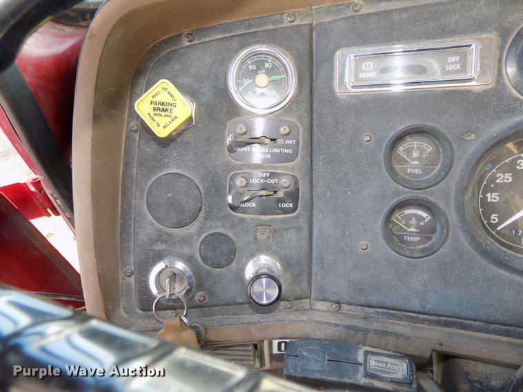 image for item DE7591 1988 Ford LT8000 dump truck