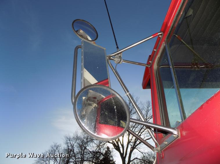 image for item DE7591 1988 Ford LT8000 dump truck