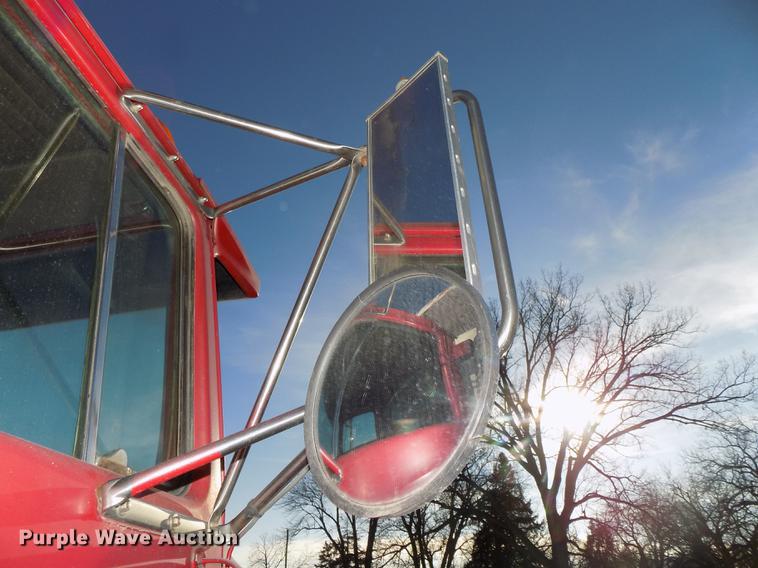 image for item DE7591 1988 Ford LT8000 dump truck