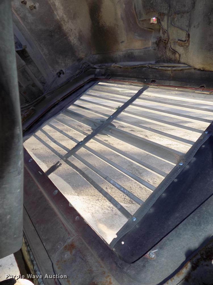 image for item DE7591 1988 Ford LT8000 dump truck