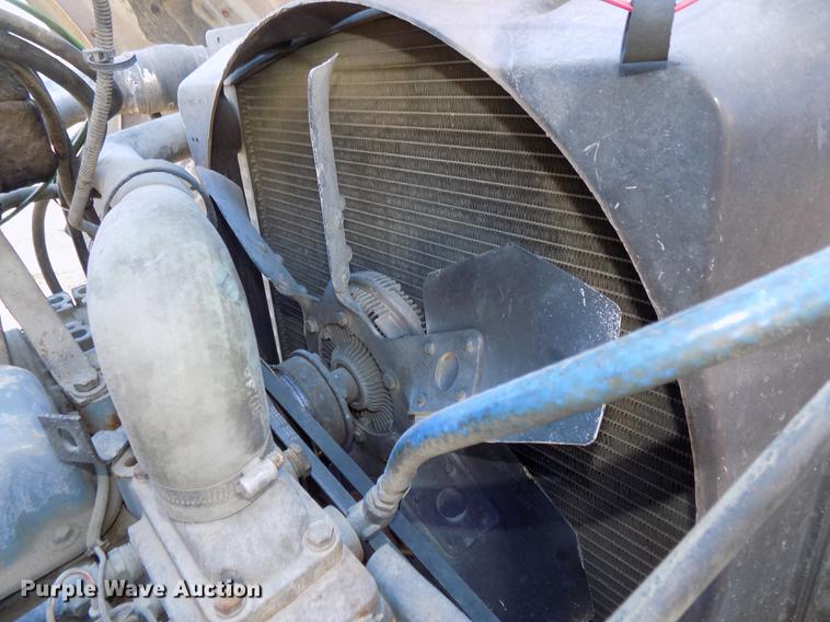 image for item DE7591 1988 Ford LT8000 dump truck