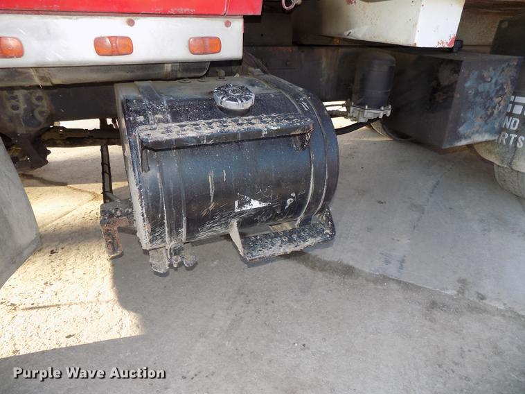 image for item DE7591 1988 Ford LT8000 dump truck