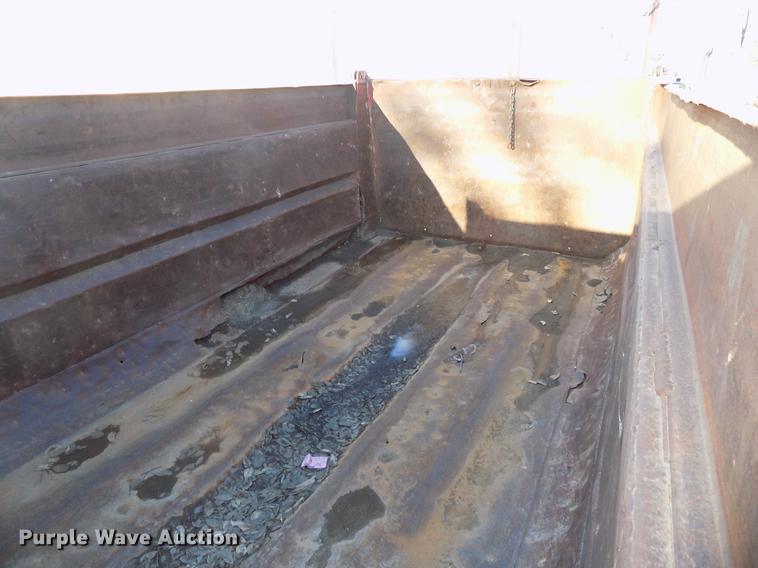 image for item DE7591 1988 Ford LT8000 dump truck