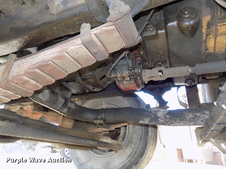 image for item DE7591 1988 Ford LT8000 dump truck