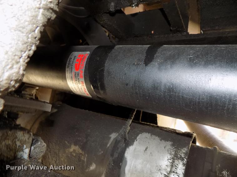 image for item DE7591 1988 Ford LT8000 dump truck