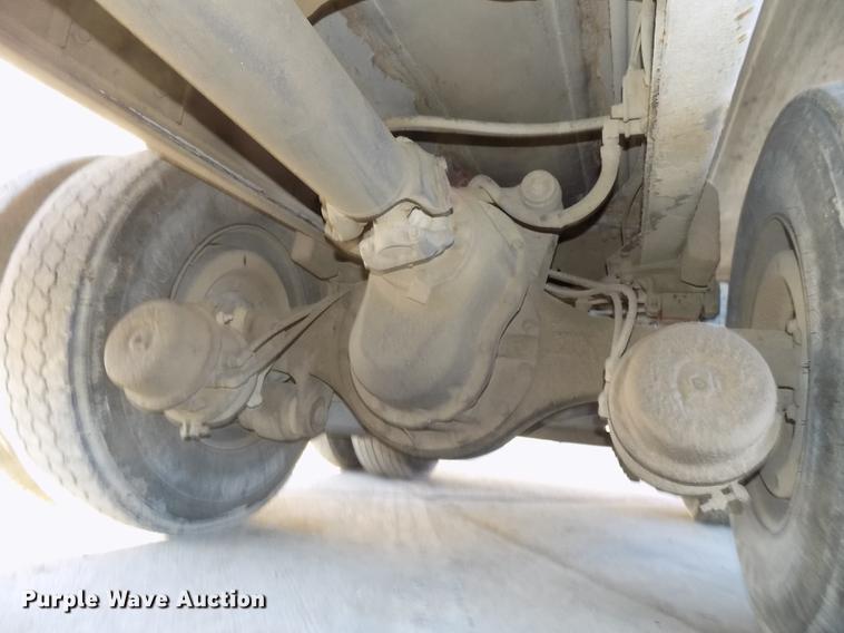 image for item DE7591 1988 Ford LT8000 dump truck