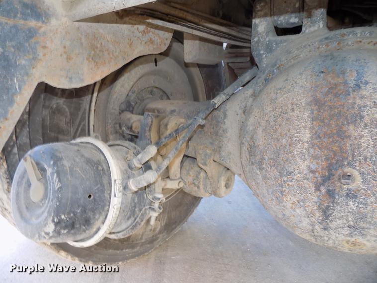 image for item DE7591 1988 Ford LT8000 dump truck