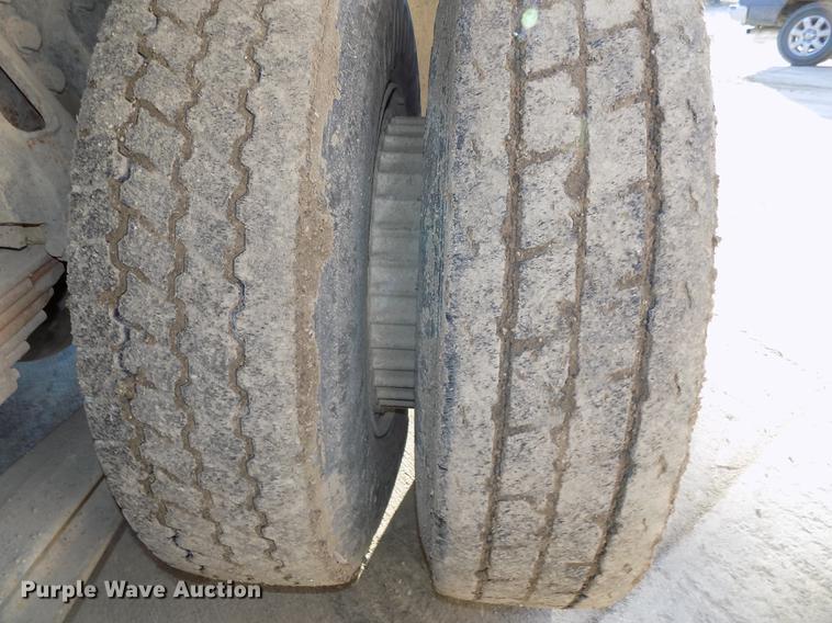 image for item DE7591 1988 Ford LT8000 dump truck